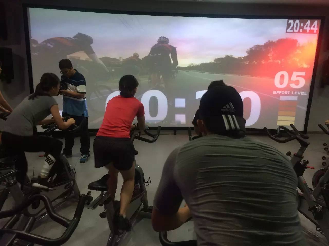 体验馆｜汗水与快乐乐鱼(中国)体育成正比！4D动感单车带你追逐风的脚步